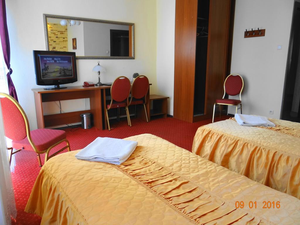 Hotel Sekwana Ченстохова Екстер'єр фото